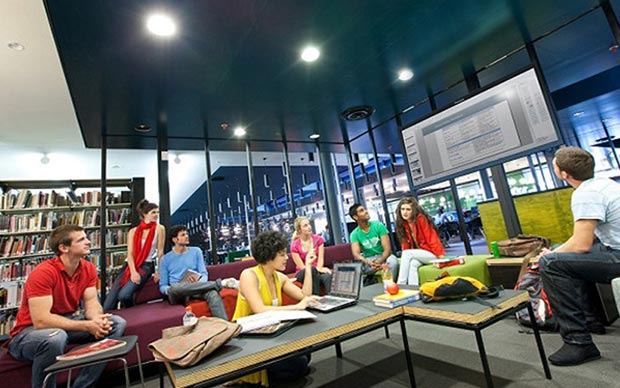 Cử nhân truyền thông chuyên ngành báo chí - ĐH Deakin